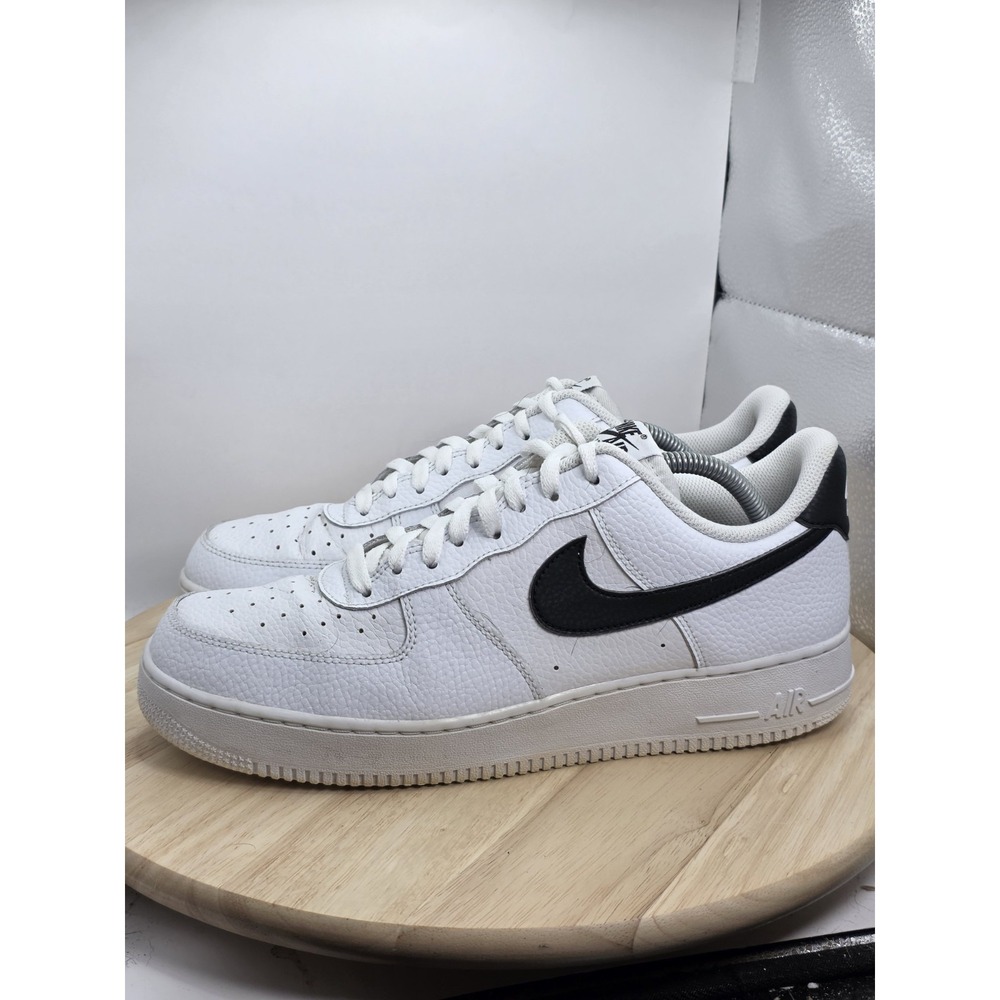 Mens Size 10.5- Nike Air Force 1 Low '07 White Black Pebbled Leather CT2302-100